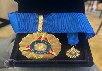 Complexo de Saúde São João de Deus recebe Medalha Santos Dumont Grau Ouro MEDALHA SANTOS DUMONT GRAU OURO (1)