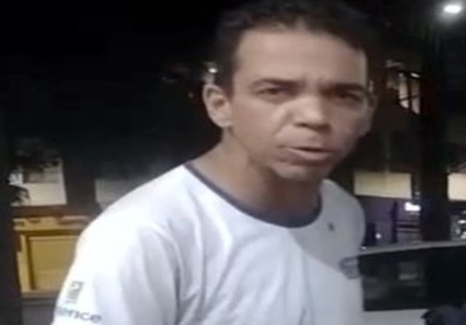 Homem branco que agrediu negro em Itaúna é identificado e preso; Pena por racismo e tortura, pode chegar a 15 anos autor agressor