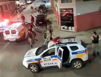 Vídeos: Policia Militar emite 'Nota de Esclarecimento' sobre confronto entre "torcedores" baderneiros atleticanos, cruzeirenses e flamenguistas, em Carmo do Cajuru briga em Cajuru Nopta PMMG