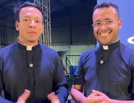 Pavilhão da AMOVEC em Carmo do Cajuru é interditado; show do Padre Reginaldo Manzotti é transferido para área externa no Parque de Exposições padres