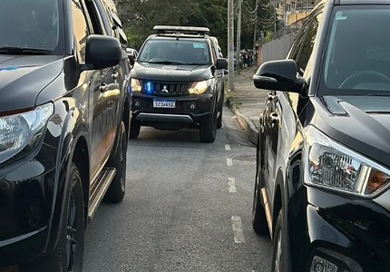 Polícia Civil deflagra Operação Angra contra o crime organizado, em Divinópolis e mais 16 cidades de Minas viaturas pcmg