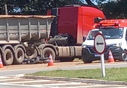 Itaúna: Motociclista morre em acidente com caminhão na MG-050, próximo à Belgo Mineira Acidente-MG-050-2024.12.09-Foto-Divulgacao-Redes-sociais (1)