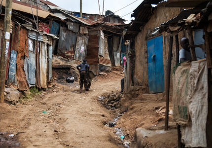 Brasil registra menor nível de pobreza dos últimos 12 anos photograph taken in the Kibera slums in Nairobi during the stay of the Pope in Kenya. more than 500,000 people live here without essential services.