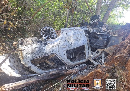 ABAETÉ: Dois jovens morrem após carro capotar e pegar fogo IMG_6442