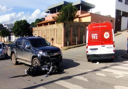 Motociclista fica gravemente ferida em acidente no bairro Niterói IMG_6647