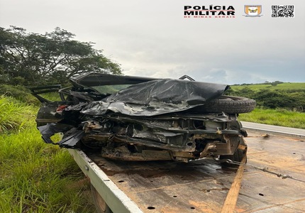 Colisão frontal em Itapecerica deixa uma pessoa morta e outras três feridas IMG_6961