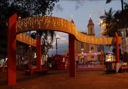 Natal altera funcionamento de serviços em Divinópolis: Veja o que abre e o que fecha