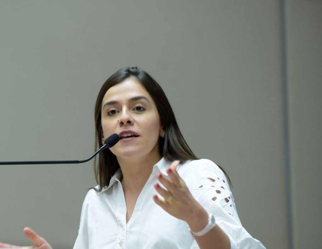 Emenda Parlamentar de R$ 1 milhão: Lohanna França (PV) comemora contratação de empresa para construção do Restaurante Universitário da UEMG Divinópolis Lohanna