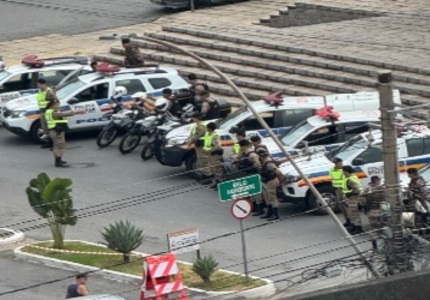 "Operação Natalina 2024" é lançada pela Polícia Militar em Divinópolis PM NA CATEDRAL