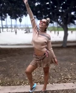 Influenciadora brasileira, Emma Spinner, que estava nos EUA e com ordem de prisão no Brasil, é presa em Betim emma-b