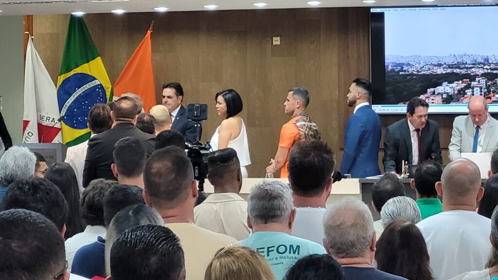 SOLENIDADE DE POSSE DOS VEREADORES, PREFEITO E VICE-PREFEITA DE DIVINÓPOLIS 591d0a6a-1e06-4e9e-b820-ec9786e4ab3b