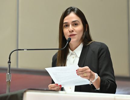 Mulher que disse que “passava por cima da deputada Lohanna França”, não passa por cima da Justiça, e faz acordo para não ser condenada