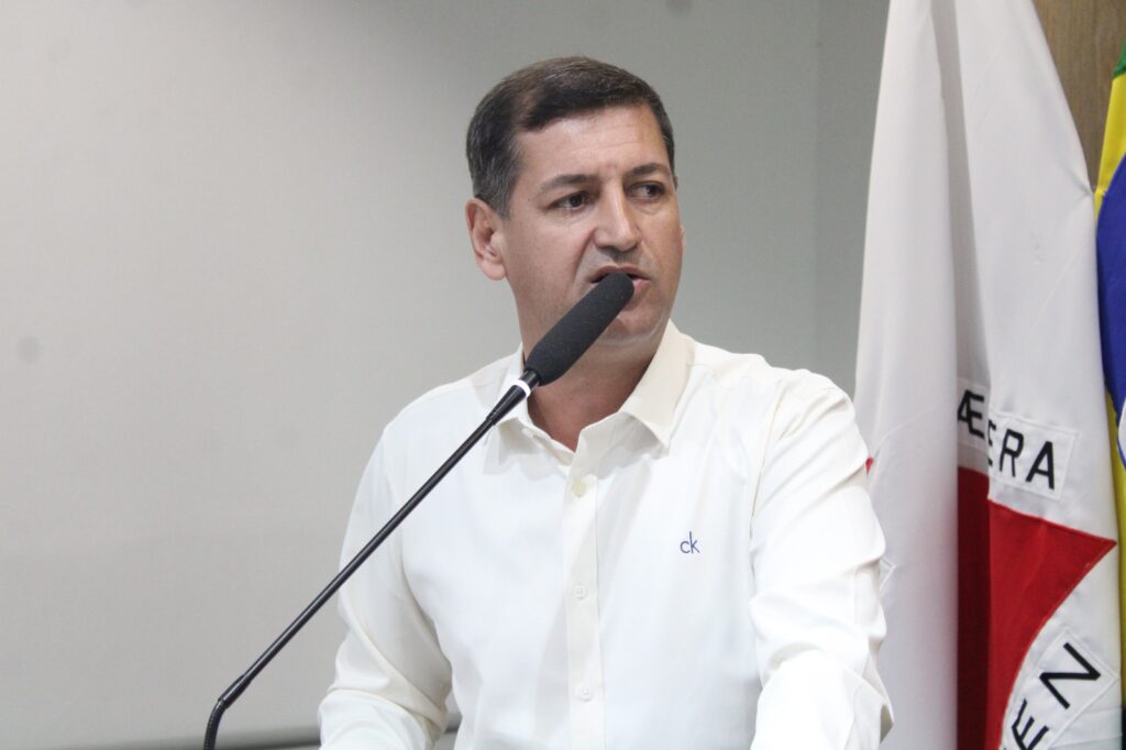 Divinópolis: Justiça determina liminarmente que "Digital Influencer", Arthur Saturnino, apague fala fake contra o vereador Rodyson do Zé Milton (PV) Rodyson