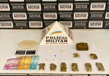 Polícia Militar realiza operação nas proximidades de um evento de pagode no Parque de Exposição e prende dupla por tráfico de drogas em Divinópolis WhatsApp Image 2025-01-27 at 11.27.44 (1)