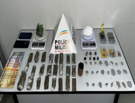Polícia Militar prende dois suspeitos de tráfico de drogas em Nova Serrana/MG WhatsApp Image 2025-01-30 at 10.06.18 (2)