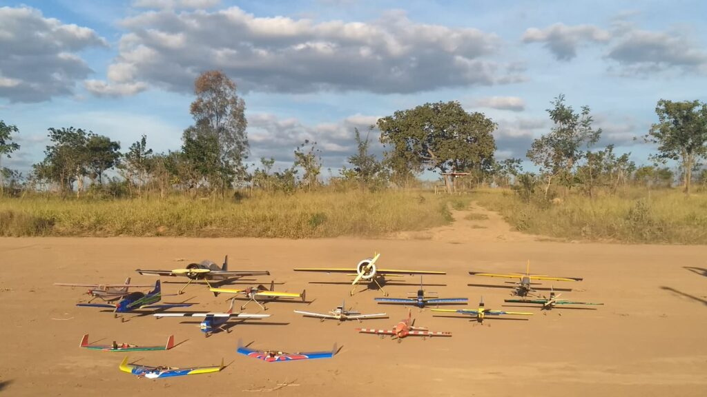 Pista de aeromodelismo de Divinópolis é destruída para dar espaço a usina de tratamento de lixo regional; praticantes clamam por diálogo e solução aeromodelismo