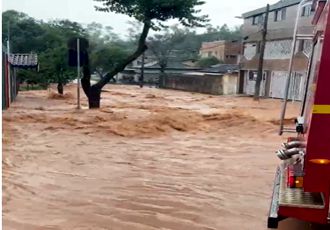 Intensa chuva de 114,8 mm causa alagamentos e desabamentos em Divinópolis; Veja os pontos mais vulneráveis chuvas