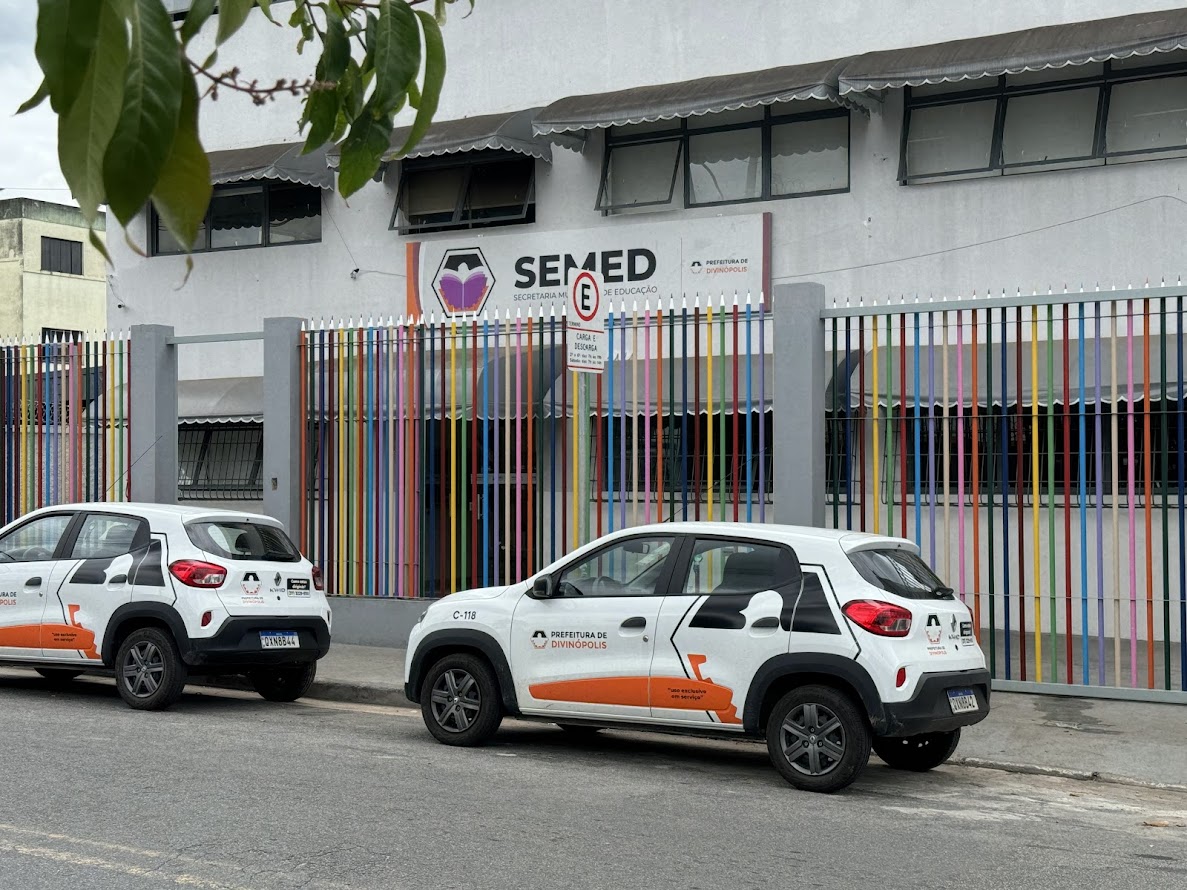 Justiça obriga Prefeitura de Divinópolis a tirar professores de cargos administrativos e devolvê-los às salas de aula