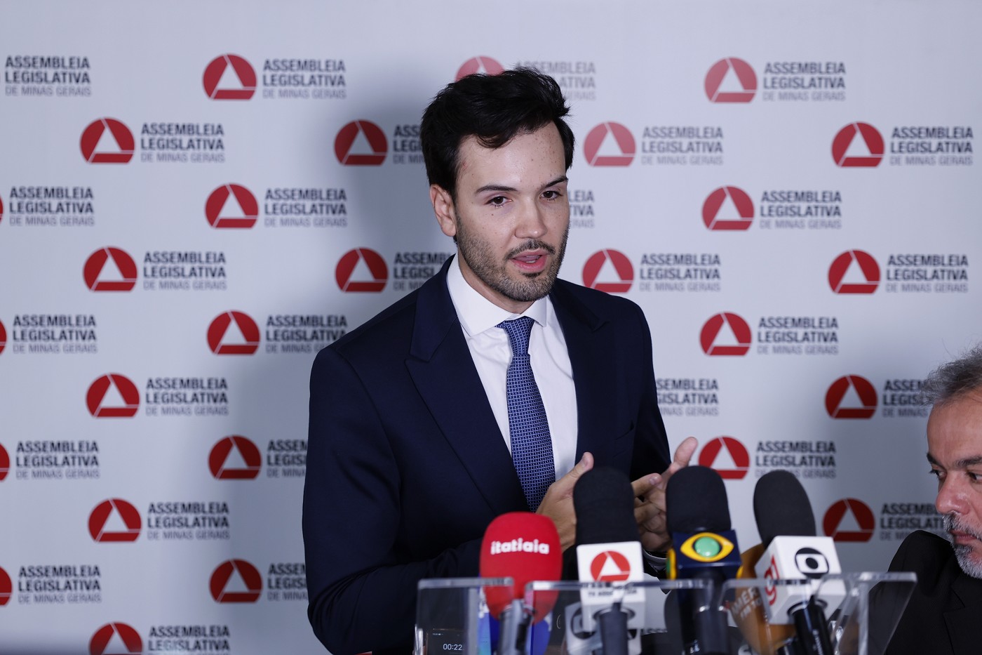 Presidente reeleito da ALMG, Tadeu Leite, na abertura do ano Legislativo de 2025, reforça compromisso com equilíbrio fiscal e ambiental do Estado