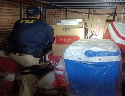 Contrabando em foco: PRF apreende 125 mil maços de cigarros do Paraguai em Minas Gerais WhatsApp Image 2025-02-18 at 14.30.09 (1)