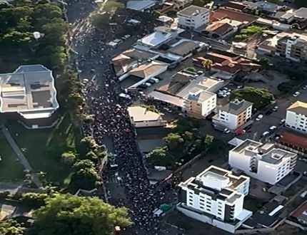 PRÉ-CARNAVAL DIVINÓPOLIS: Homem é preso em flagrante por arrombamento de veículos durante festejos de momo WhatsApp Image 2025-02-24 at 10.47.34 (1)
