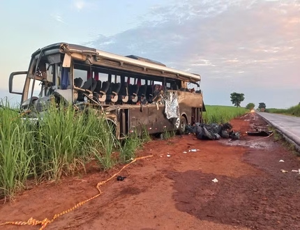 Tragédia: doze universitários da Unifran morrem em acidente envolvendo um ônibus e caminhão imagem-do-whatsapp-de-2025-02-21-a-s-06.14.18-67beb859 (1)