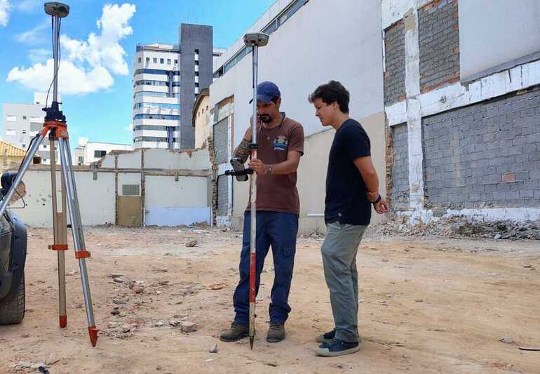 Início das medições e topografia marca nova fase na construção do novo prédio da Câmara Municipal de Divinópolis