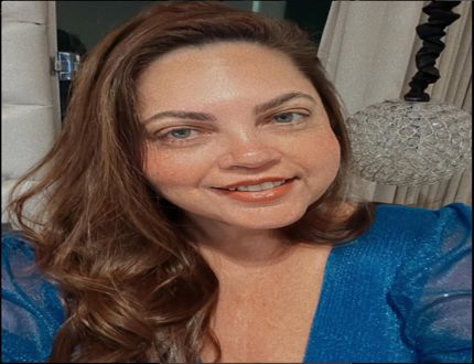 Diretora do Jornal Agora pede ‘Direito de Resposta” sobre prêmio “Mulher Notável” concedido a Lorena Marcondes, mas alegações são equivocadas; diz que premiação não é paga