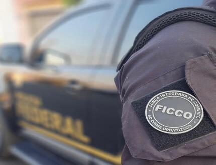 Golpe desmascarado: dois homens são presos em tentativa de fraude financeira