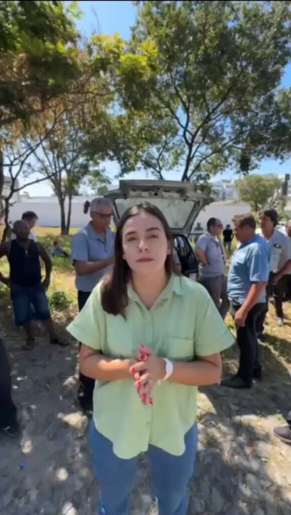 Deputada Lohanna França apoia motoristas em greve e responsabiliza Prefeitura pela crise no transporte coletivo de Divinópolis WhatsApp Image 2025-03-10 at 11.39.59