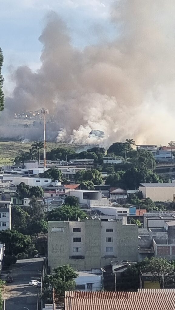 Aumento de incêndios florestais no Centro-Oeste de Minas preocupa bombeiros WhatsApp Image 2025-03-11 at 11.41.06