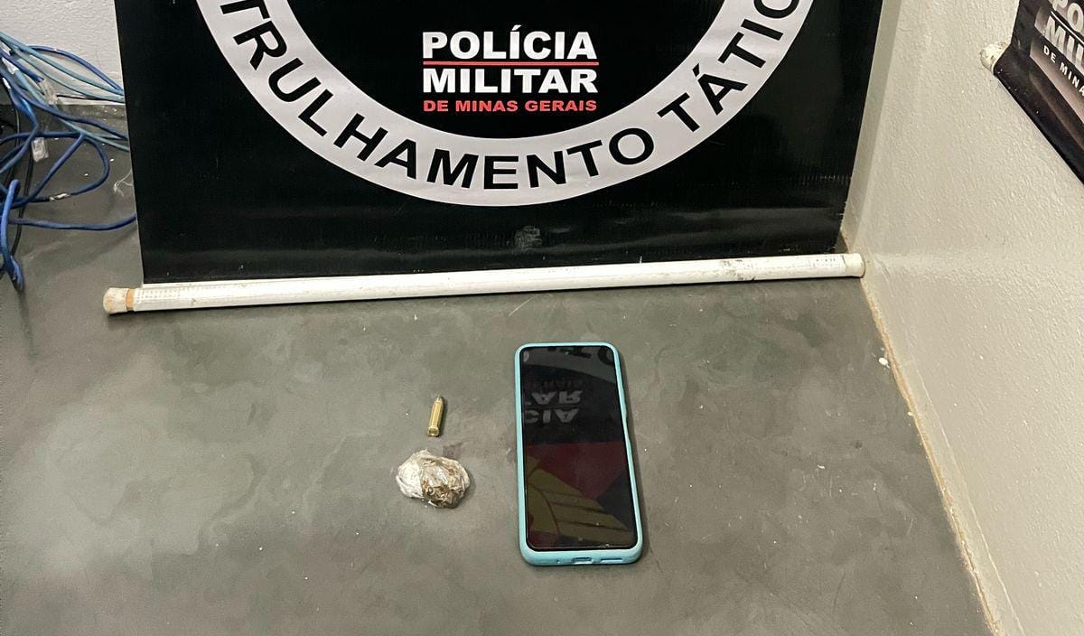 Polícia Militar cumpre mandado de busca e apreensão no Bairro do Rosário em Bom Despacho