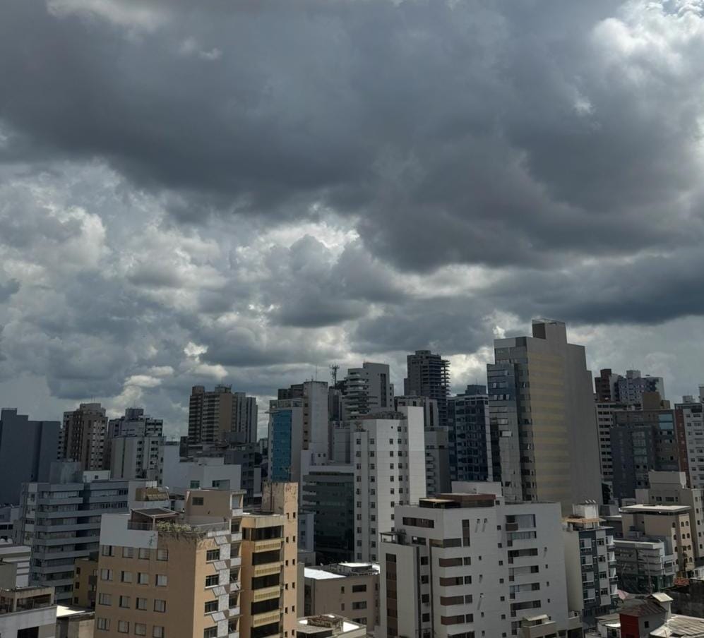 DEFESA CIVIL: Faz alerta de possibilidades de chuvas intensa em regiões de Minas