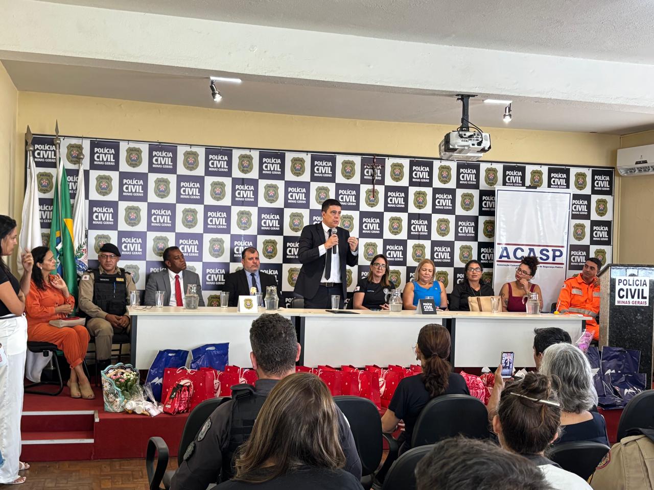 Reunião da ACASP destaca papel da mulher e fortalecimento da rede de proteção em Divinópolis