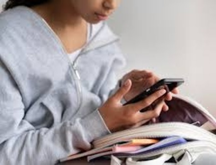 Defensoria Pública de Minas Gerais defende restrições ao uso de celular nas escolas