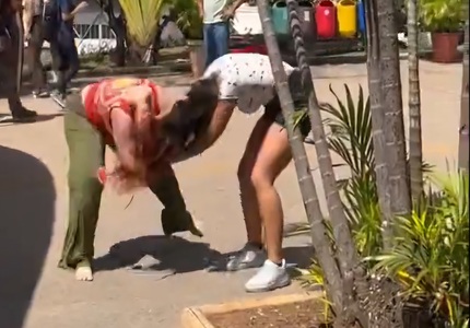 UFMG vira UFC, em briga entre duas jovens pelo mesmo “boy” 1000290129