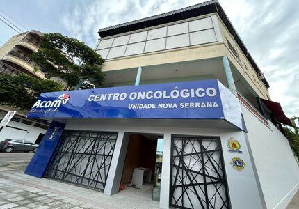 Nova Serrana recebe unidade da ACOM com foco em diagnóstico precoce e atendimento especializado contra o câncer ACOM NOVA SERRANA (1)