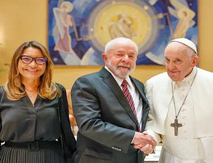 Lula decreta luto de 7 dias pela morte do Papa Francisco e exalta seu legado de paz e justiça social