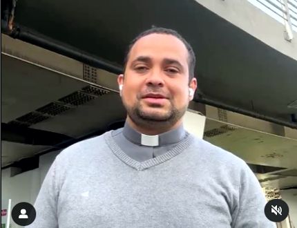 Direto da Itália: Padre da Diocese de Divinópolis, Philipe Fernandes, relembra Papa Francisco e emociona com relatos exclusivos; fala dos ritos para escolher um novo Pontífice Padre Philipe
