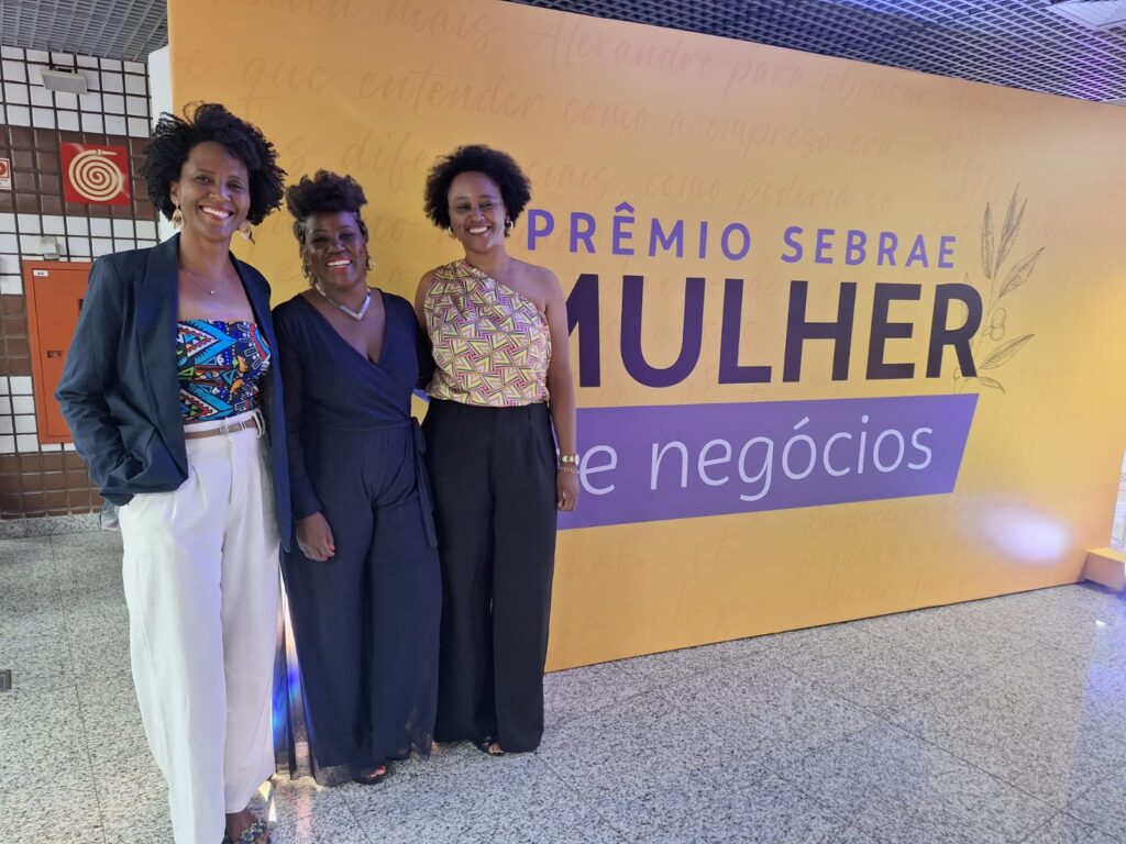 Afroempreendedora inova no mercado de cosméticos focando na beleza negra Vencedoras-no-Premio-Sebrae-Mulher-de-Negocios