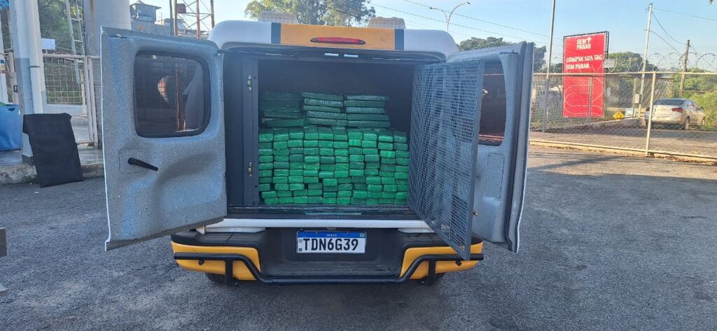 Polícia Militar Rodoviária apreende 406 barras de maconha em operação em Formiga WhatsApp Image 2025-04-01 at 16.35.22