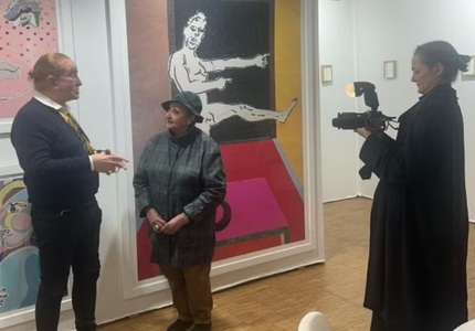 Artista de Divinópolis, Oliver Mourão expõe obras no famoso Museu do Louvre
