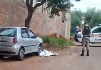 Acidente entre duas motos e carro deixa morto e dois feridos, em Nova Serrana nova serrana
