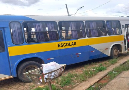 Divinópolis: Mães do bairro Frei Galvão denunciam falta de transporte escolar para as crianças ônibus transporte escolar (1)