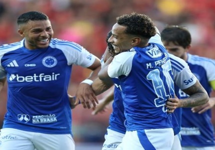 Raposa estraçalha Leão em Recife e reforça boa fase da equipe celeste