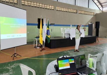 Superintendente de Saúde destaca avanços e desafios da Macrorregião Oeste, durante conferência em São Sebastião do Oeste Kênia Carvalho capa site