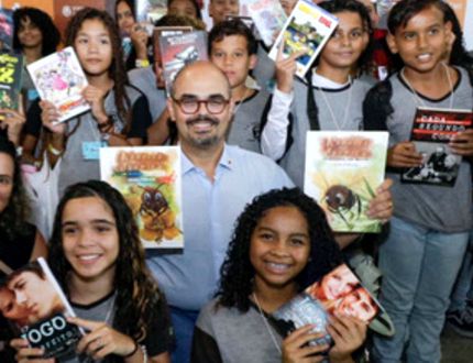 Mateus Simões, vice-governador de Minas, anuncia o lançamento da Olimpíada de Redação da Rede Estadual de Minas Gerais