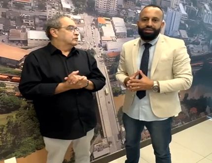 Wesley Jarbas propõe ao Executivo que instale totens para carregar celulares e internet gratuita na rodoviária de Divinópolis