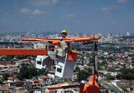 Desligamento programado: saiba onde a Cemig vai realizar melhorias na rede elétrica em Divinópolis eletrcista (1)