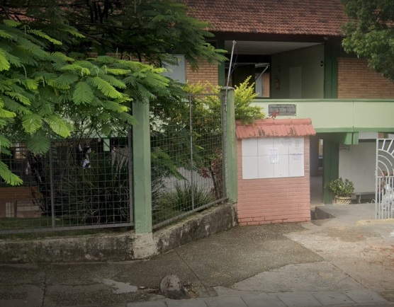 Estudante e mãe de aluna agridem professora em escola de Divinópolis, por adolescente ter se recusado a não mexer no celular